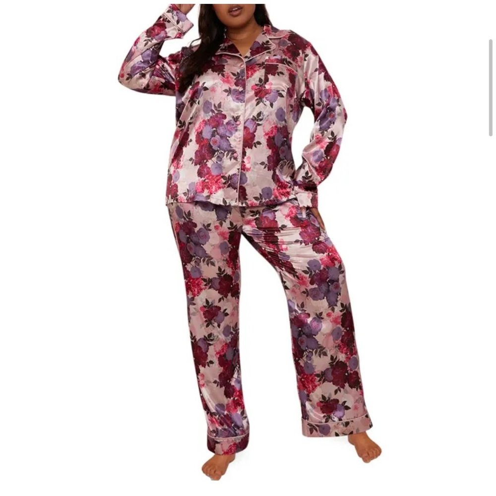Chi Chi London Women's Floral Satin Pajamas Set Sz 22